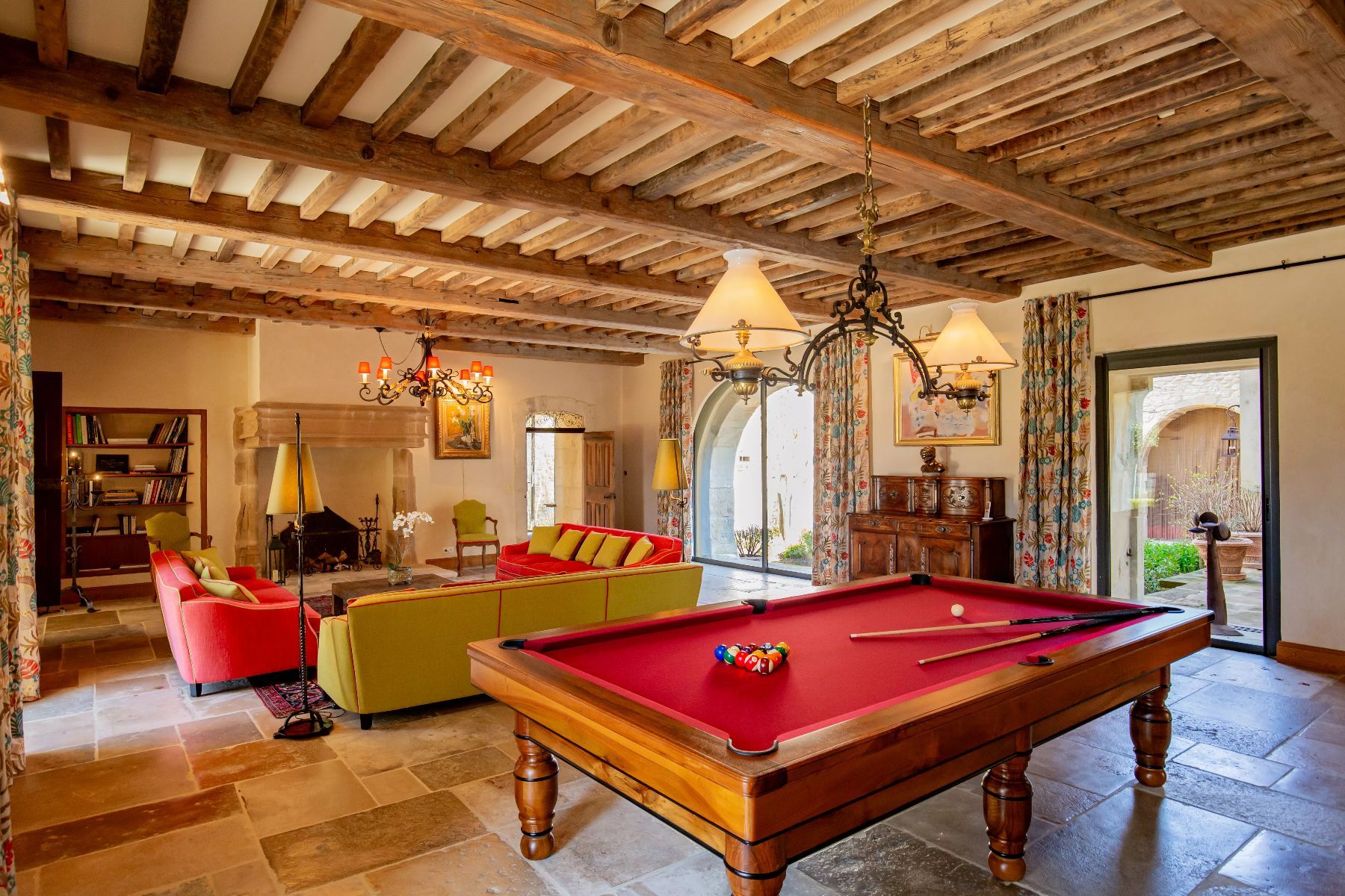 Chateau de Bonnieux villa photo.