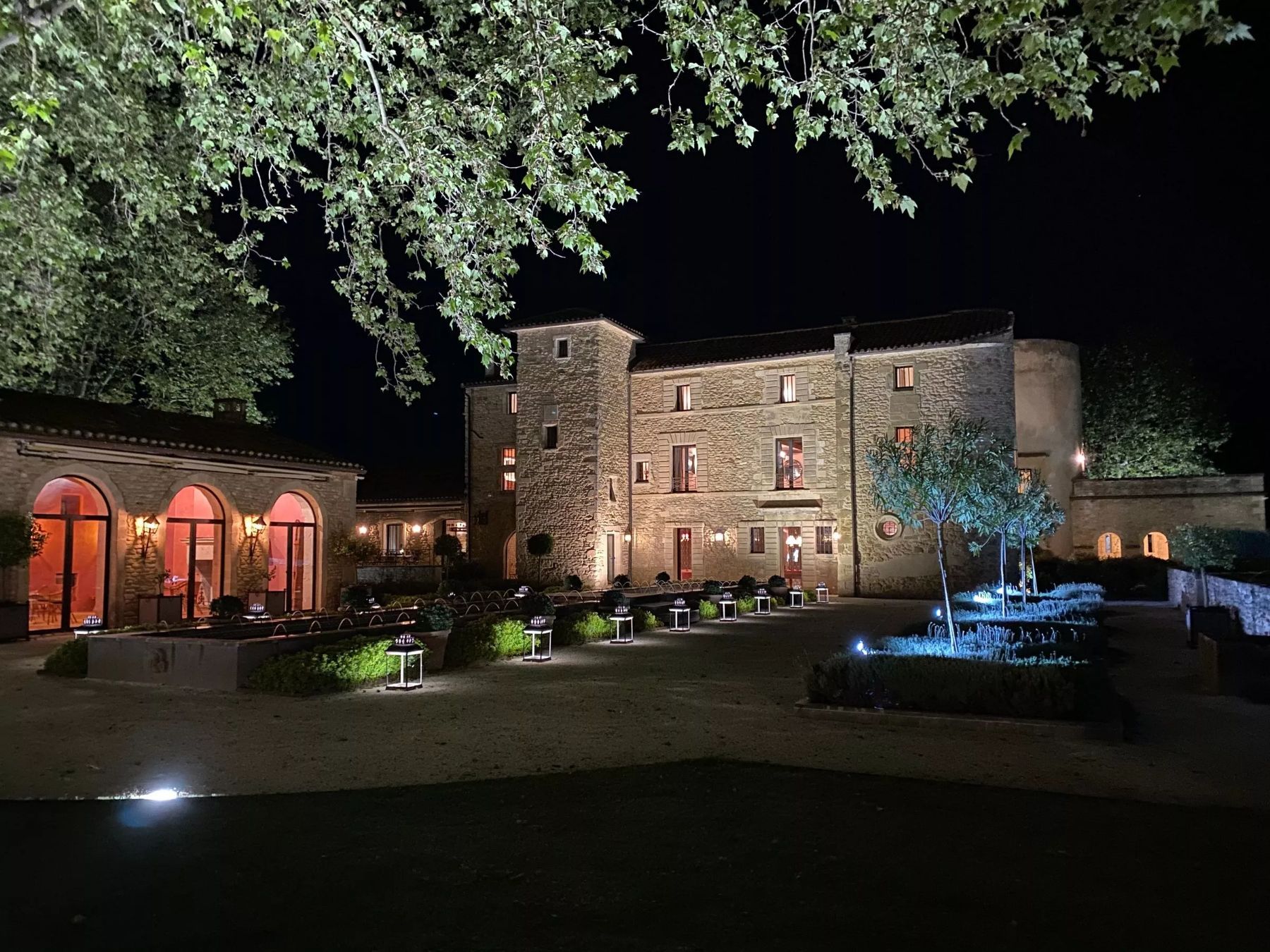 Chateau de Bonnieux villa photo.