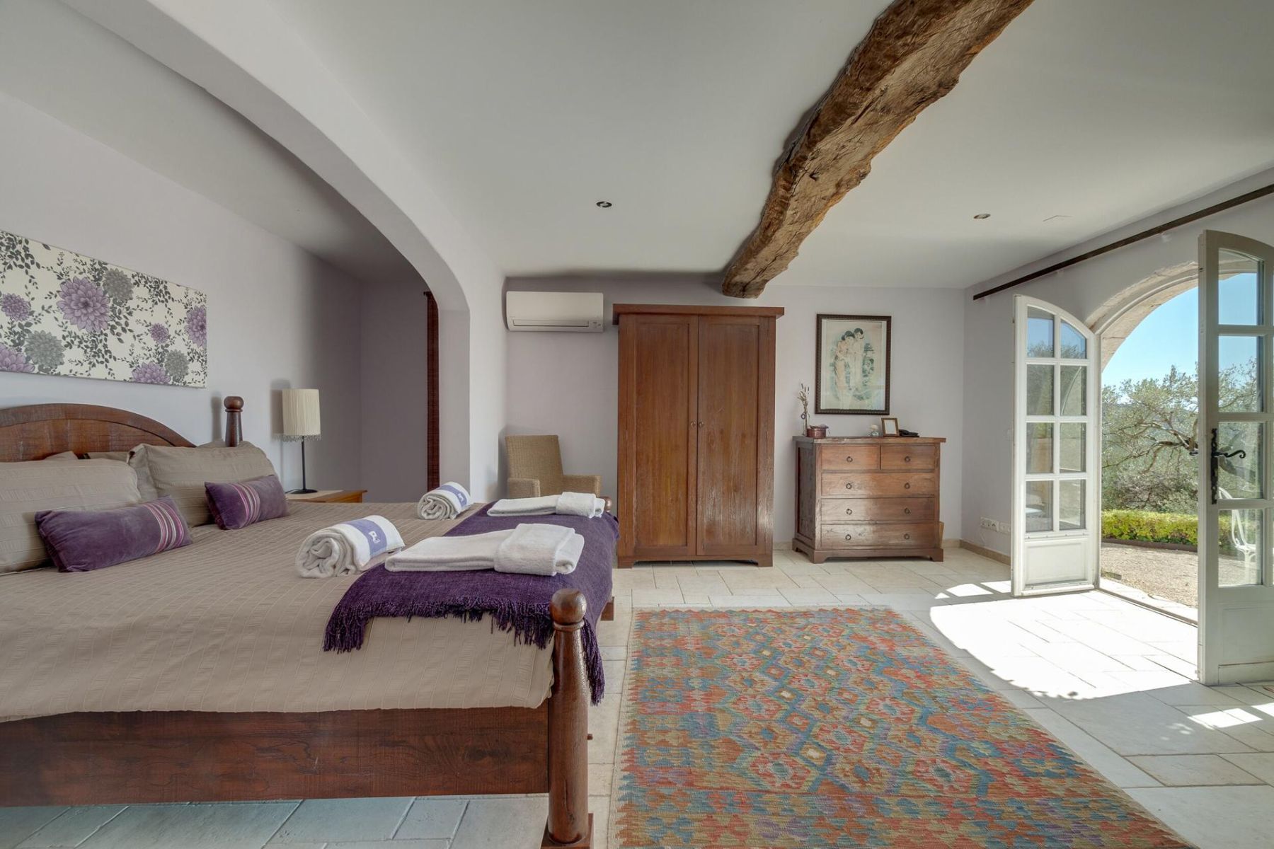 Bastide des Colombes villa photo.