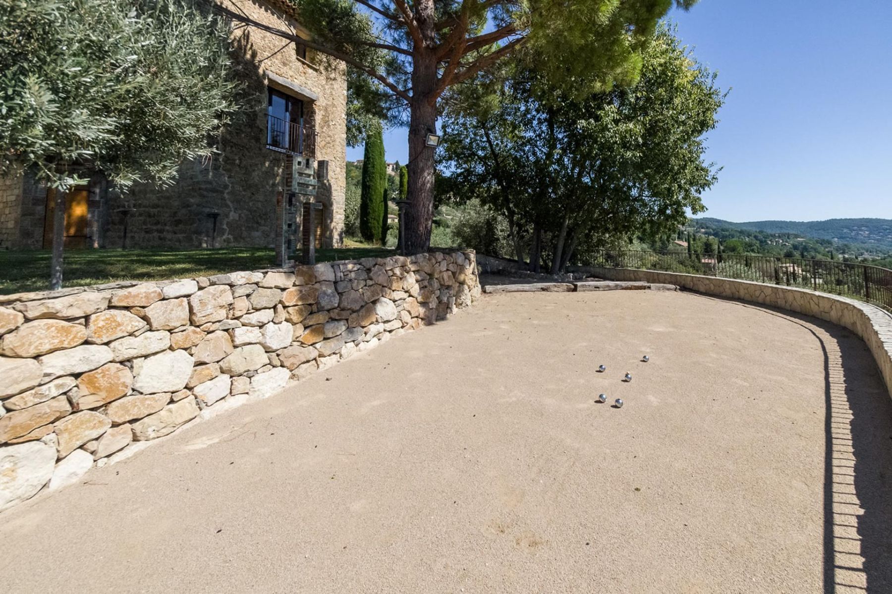 Bastide des Colombes villa photo.
