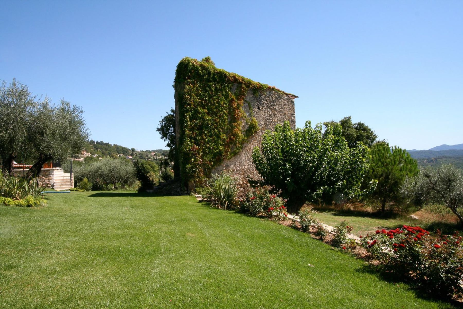 Bastide des Colombes villa photo.