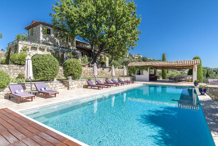 Bastide des Colombes villa photo.