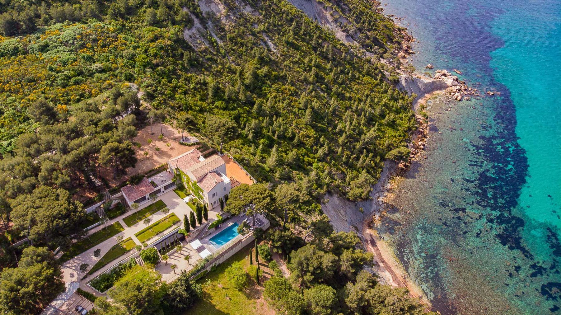 La Demeure de L'anse villa photo.