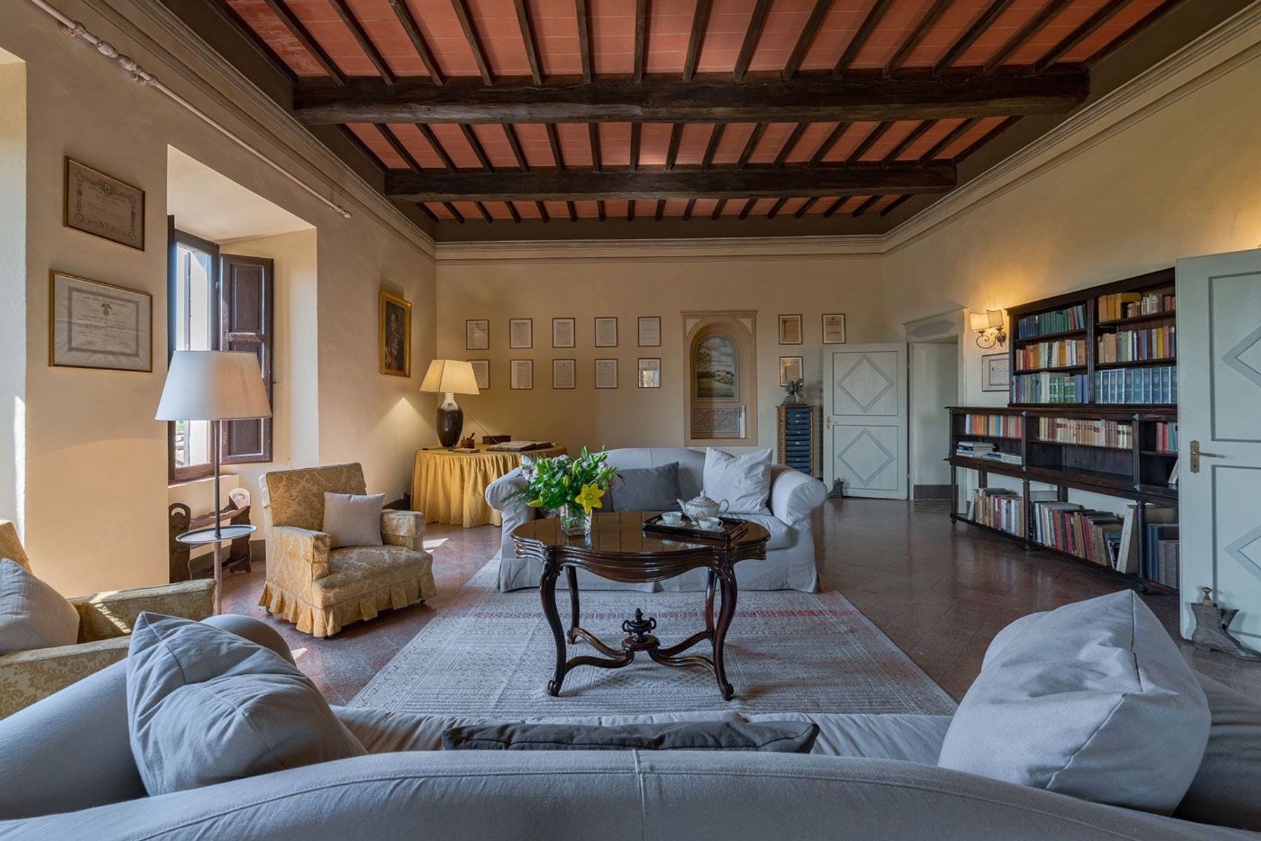 Cardinale villa photo.