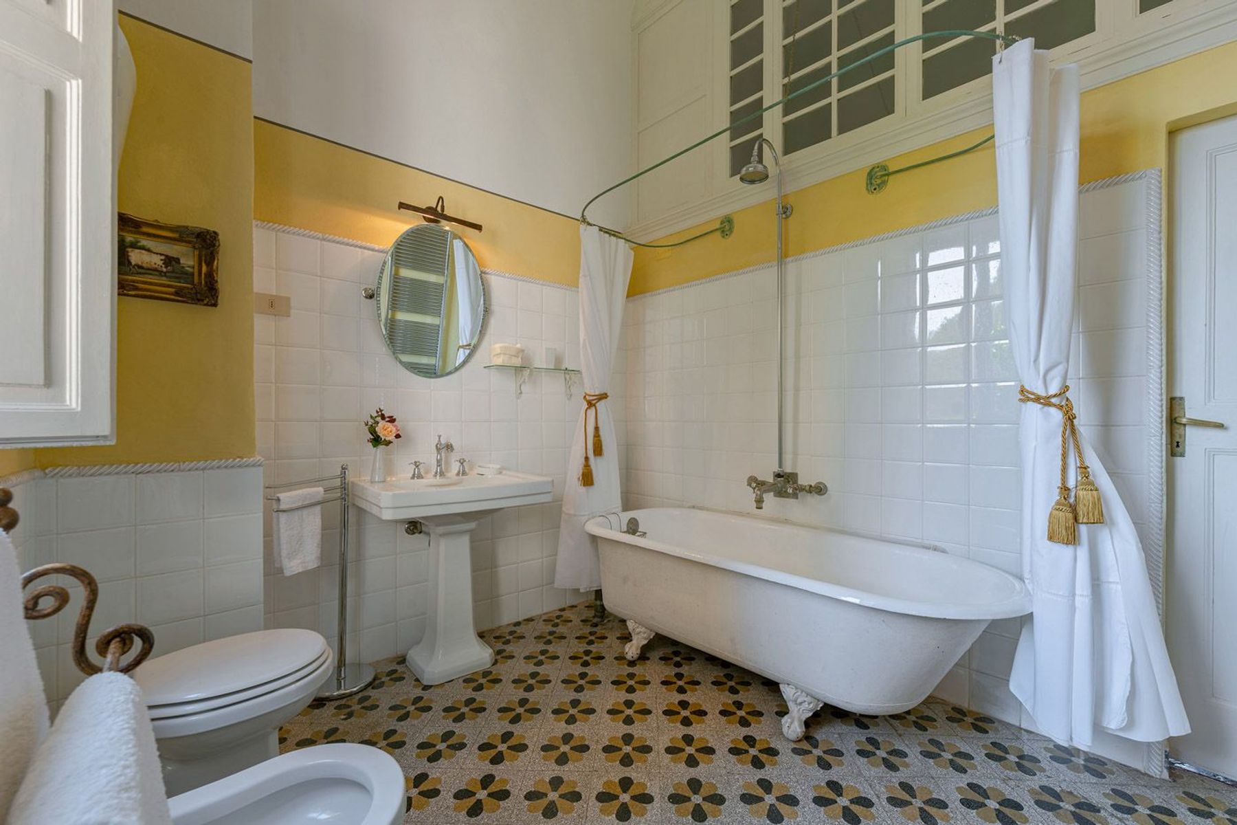 Cardinale villa photo.