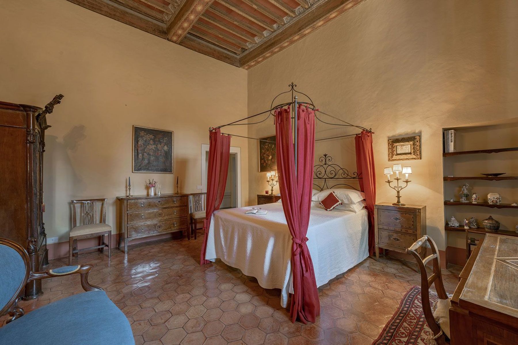 Cardinale villa photo.