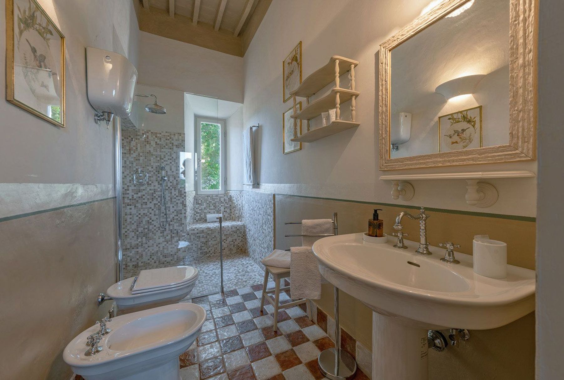 Cardinale villa photo.