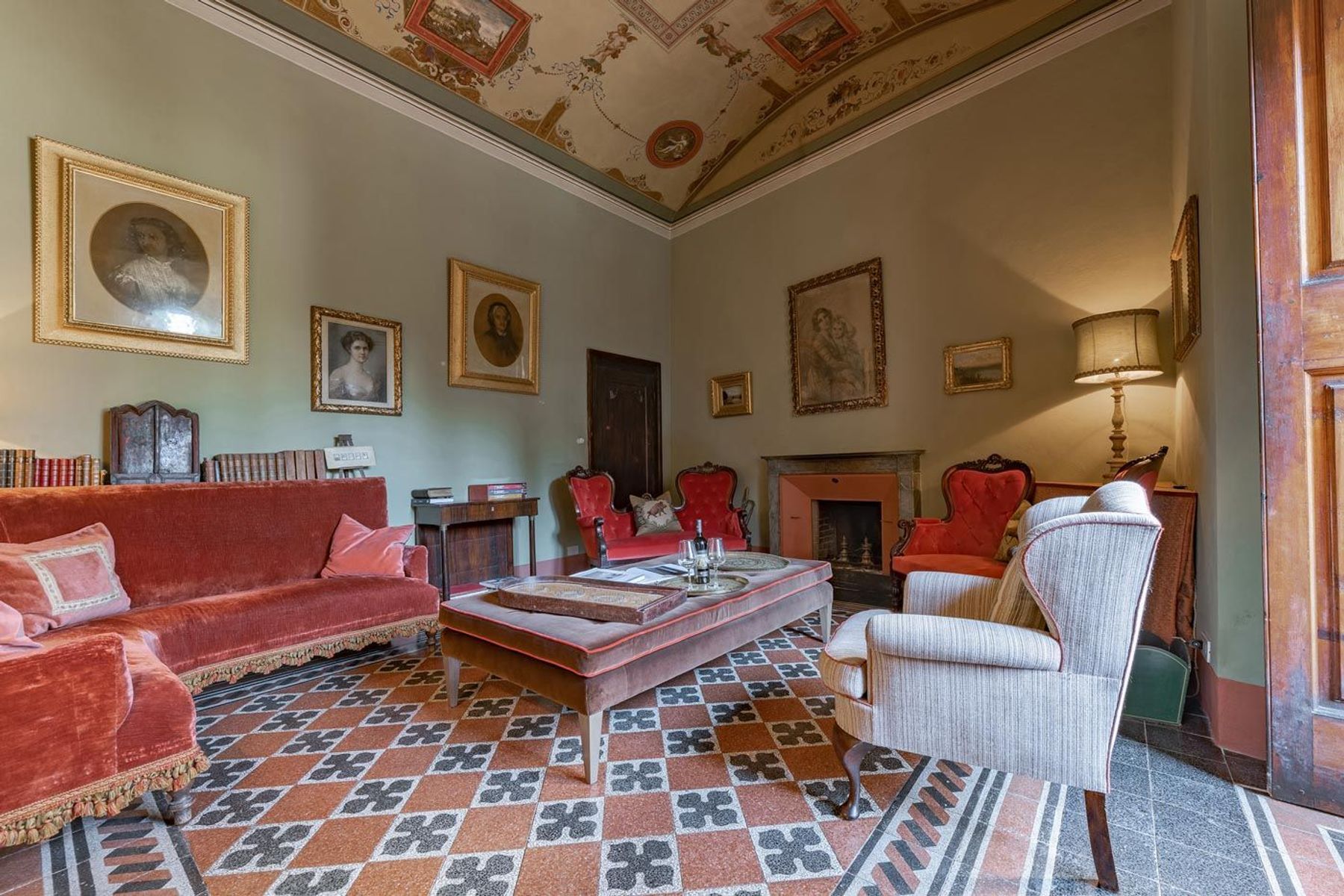 Cardinale villa photo.