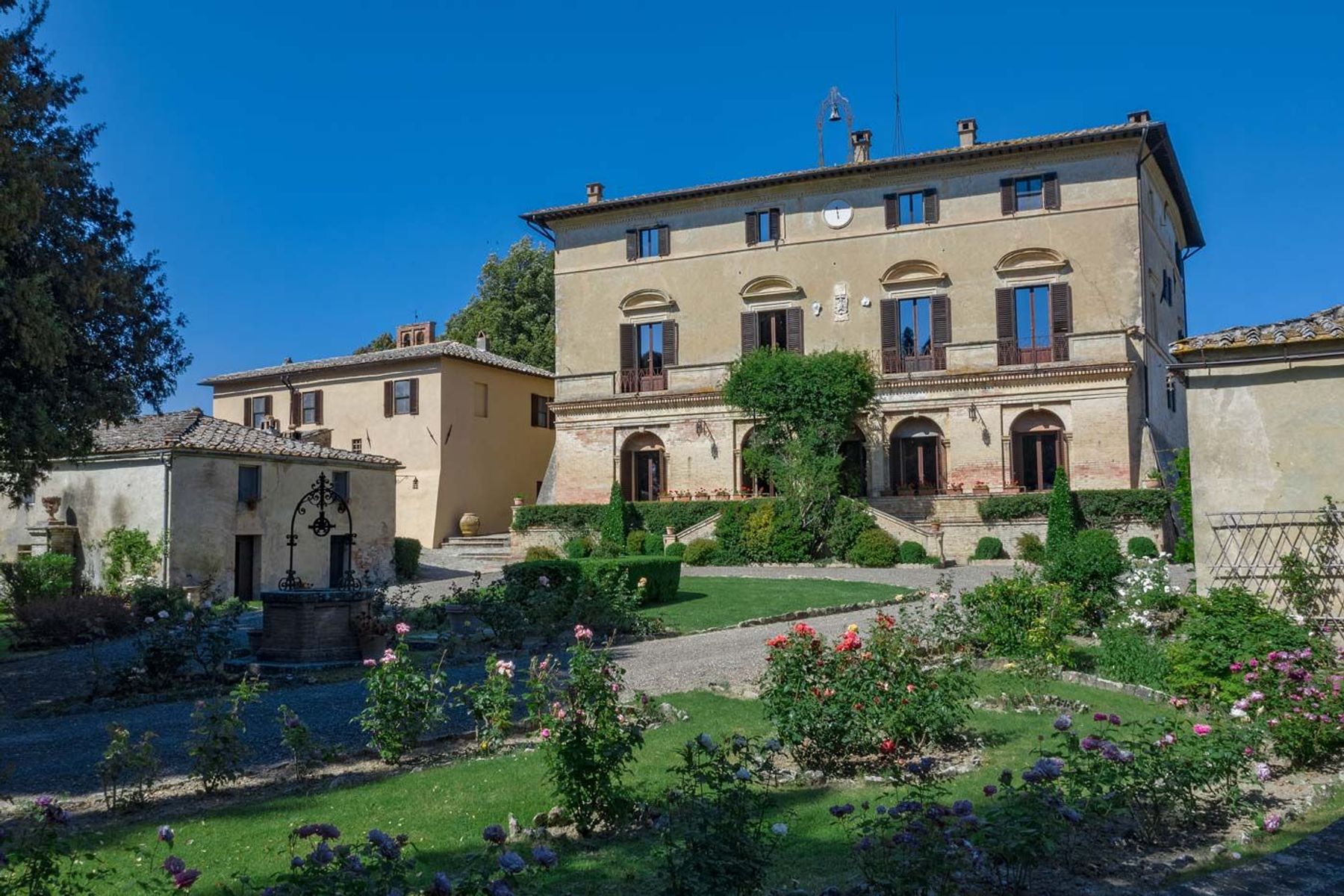 Cardinale villa photo.