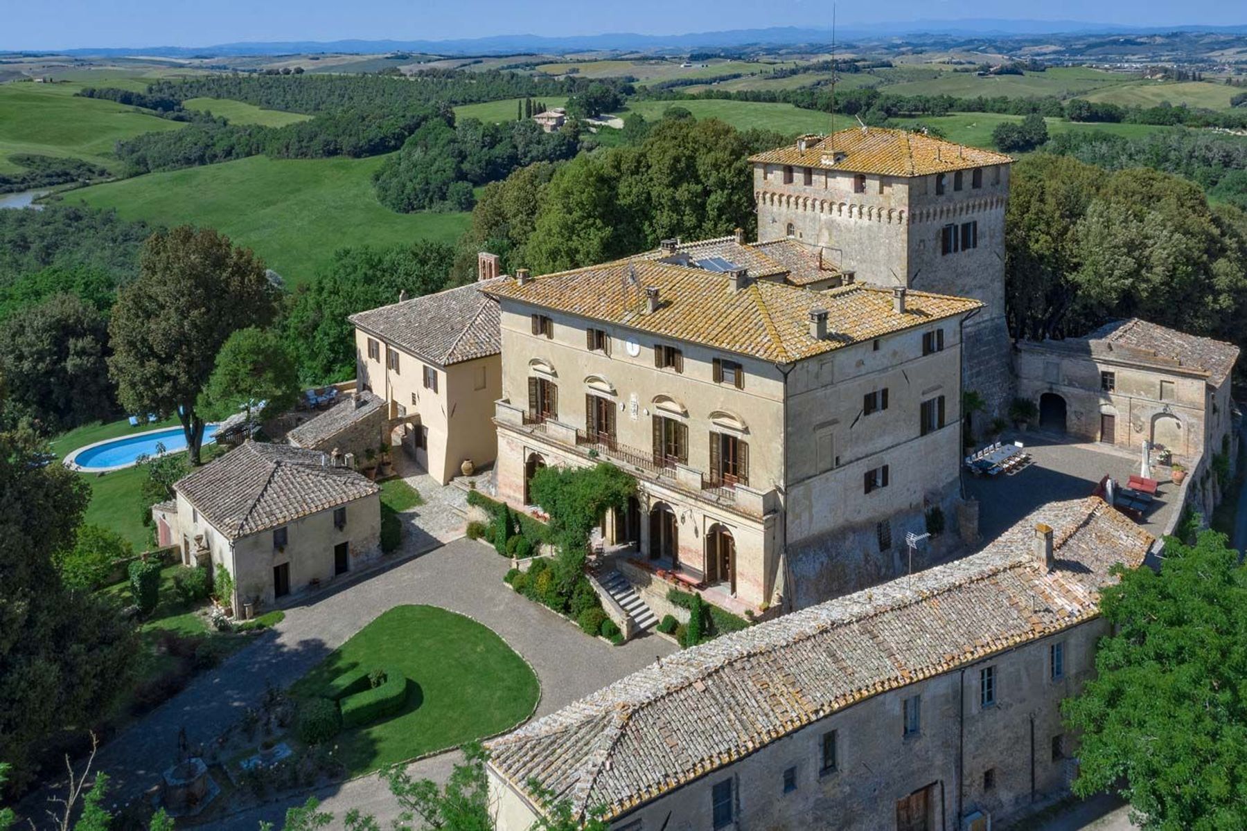 Cardinale villa photo.
