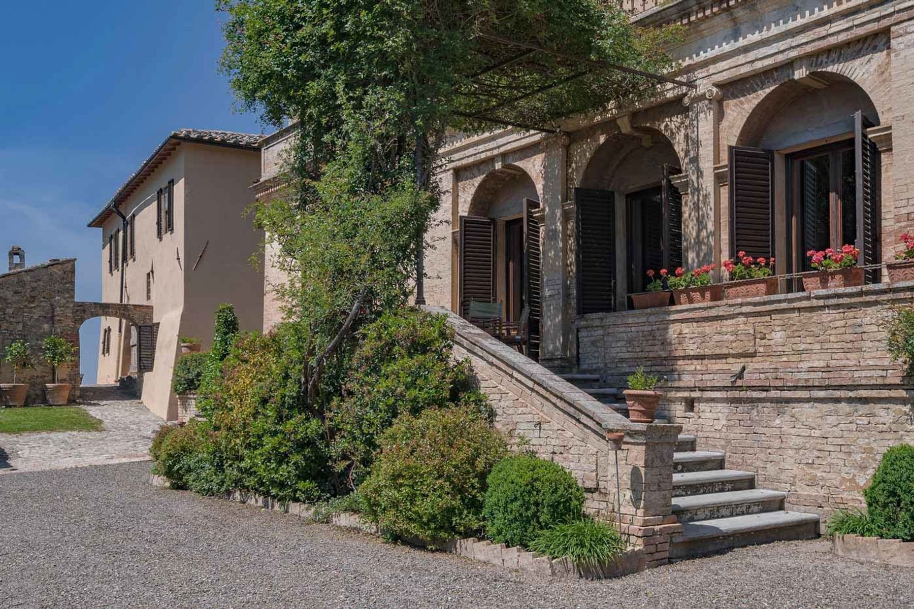 Cardinale villa photo.