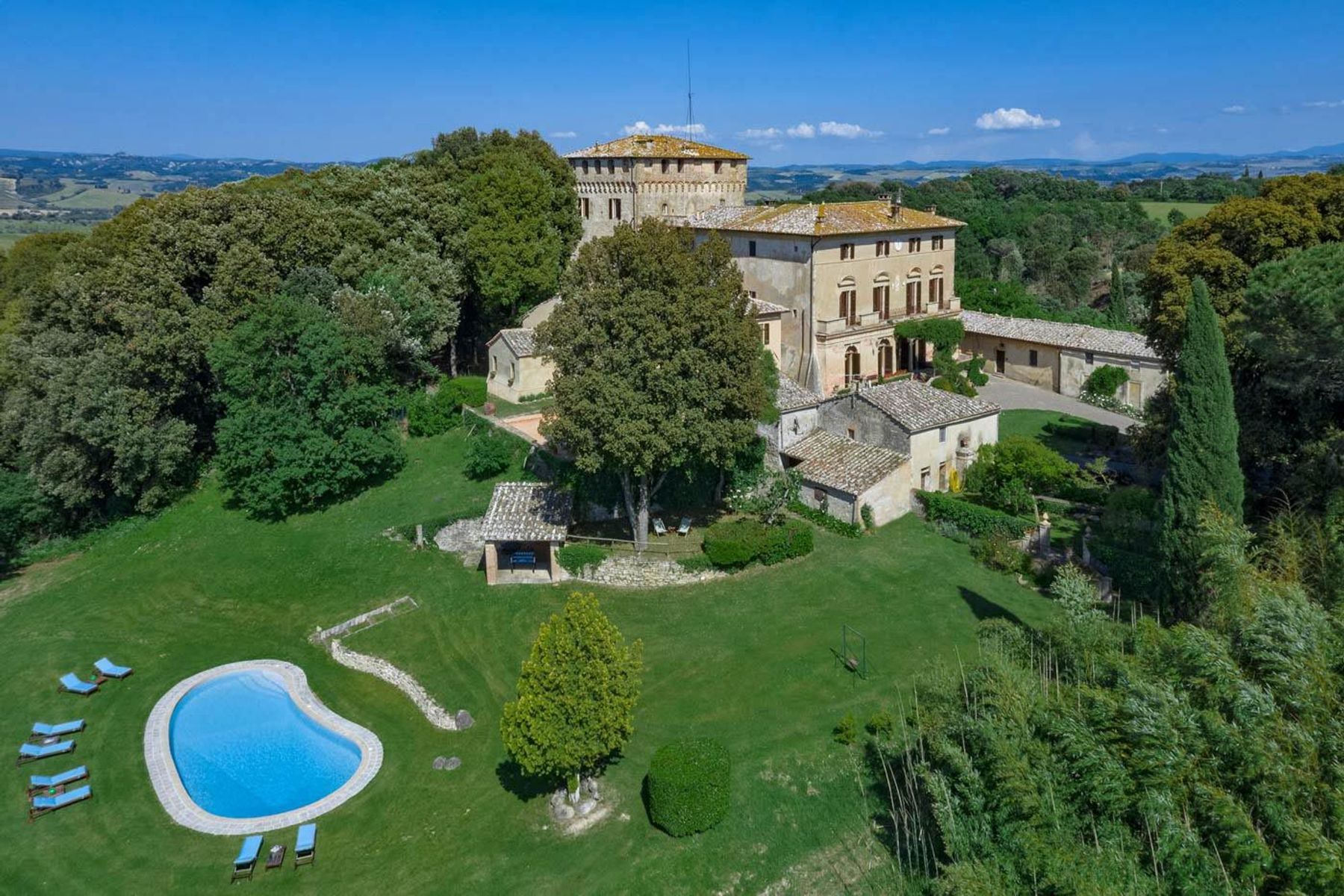Cardinale villa photo.