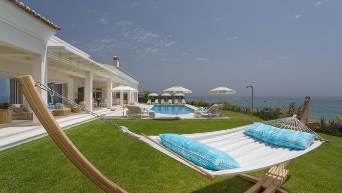 Hibiscus Beach House villa photo.