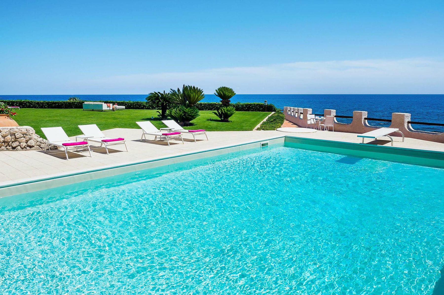 Blue Moon villa photo.