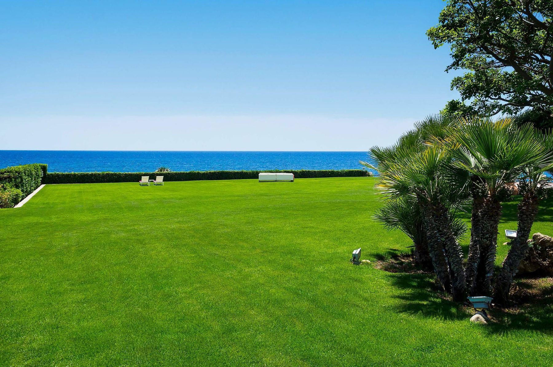 Blue Moon villa photo.