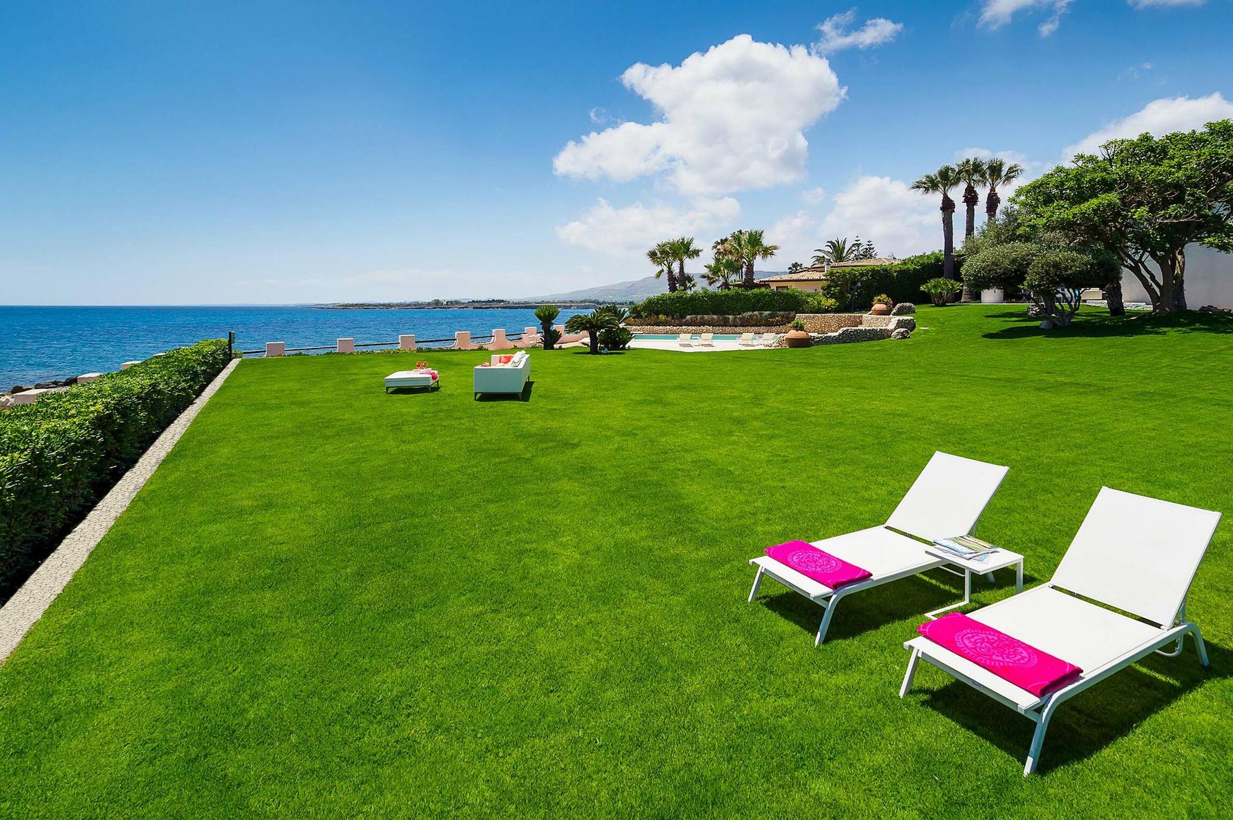 Blue Moon villa photo.