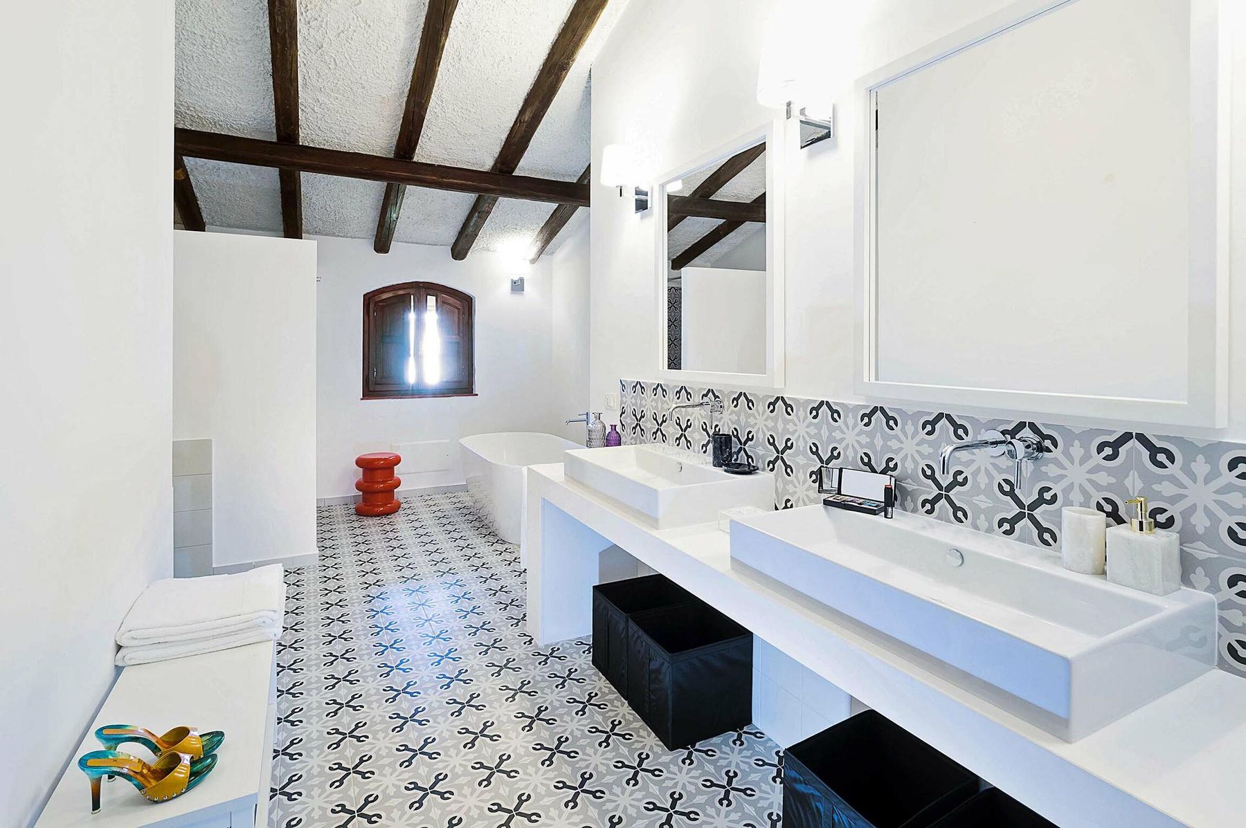 Blue Moon villa photo.