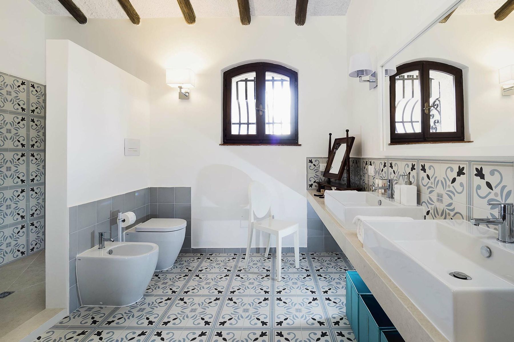 Blue Moon villa photo.