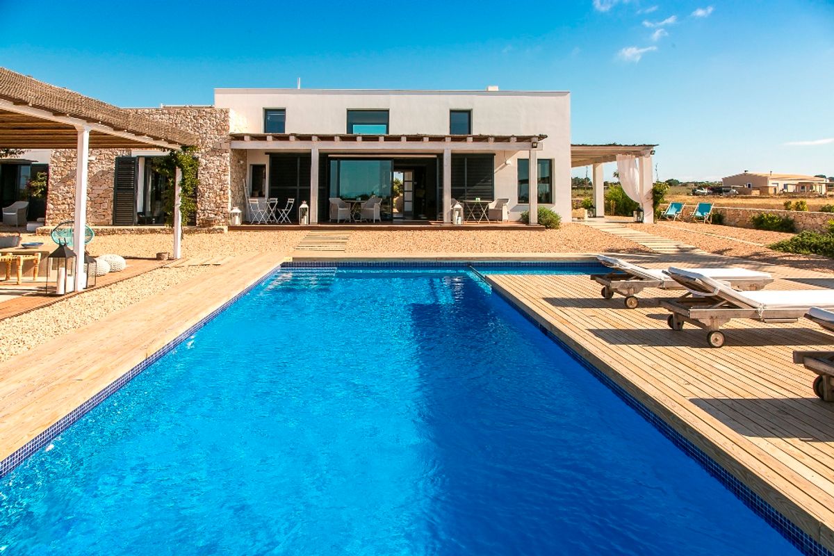 Gorgeous garden designed with comfort and time together in mind