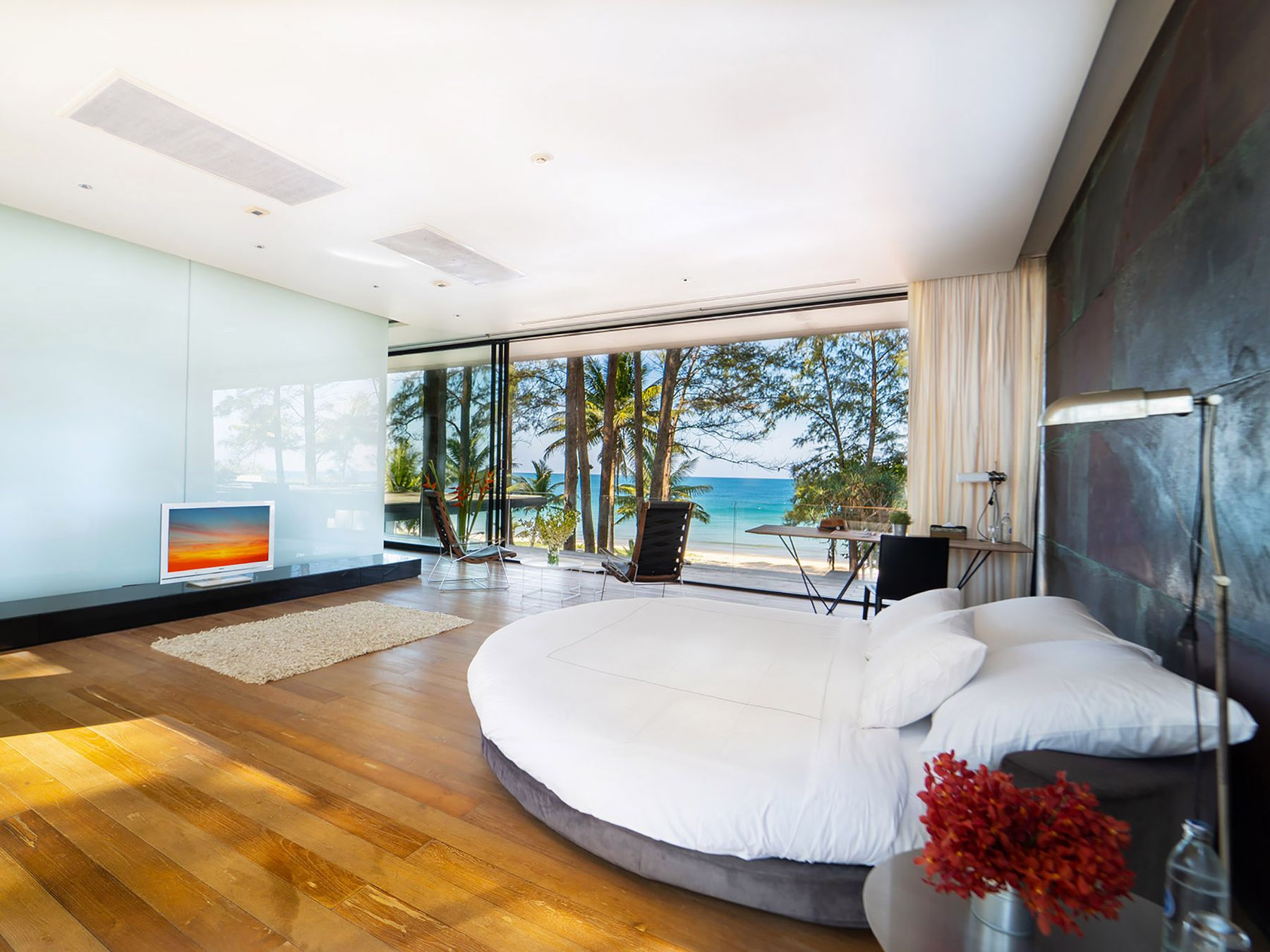 Grand Villa Noi villa photo.