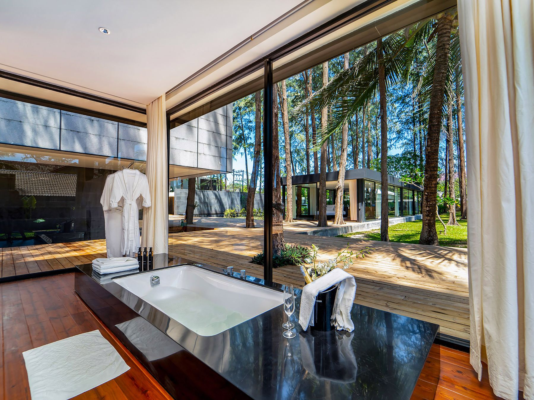 Grand Villa Noi villa photo.
