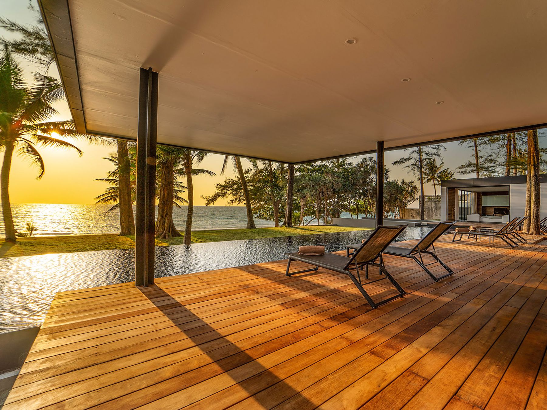 Grand Villa Noi villa photo.