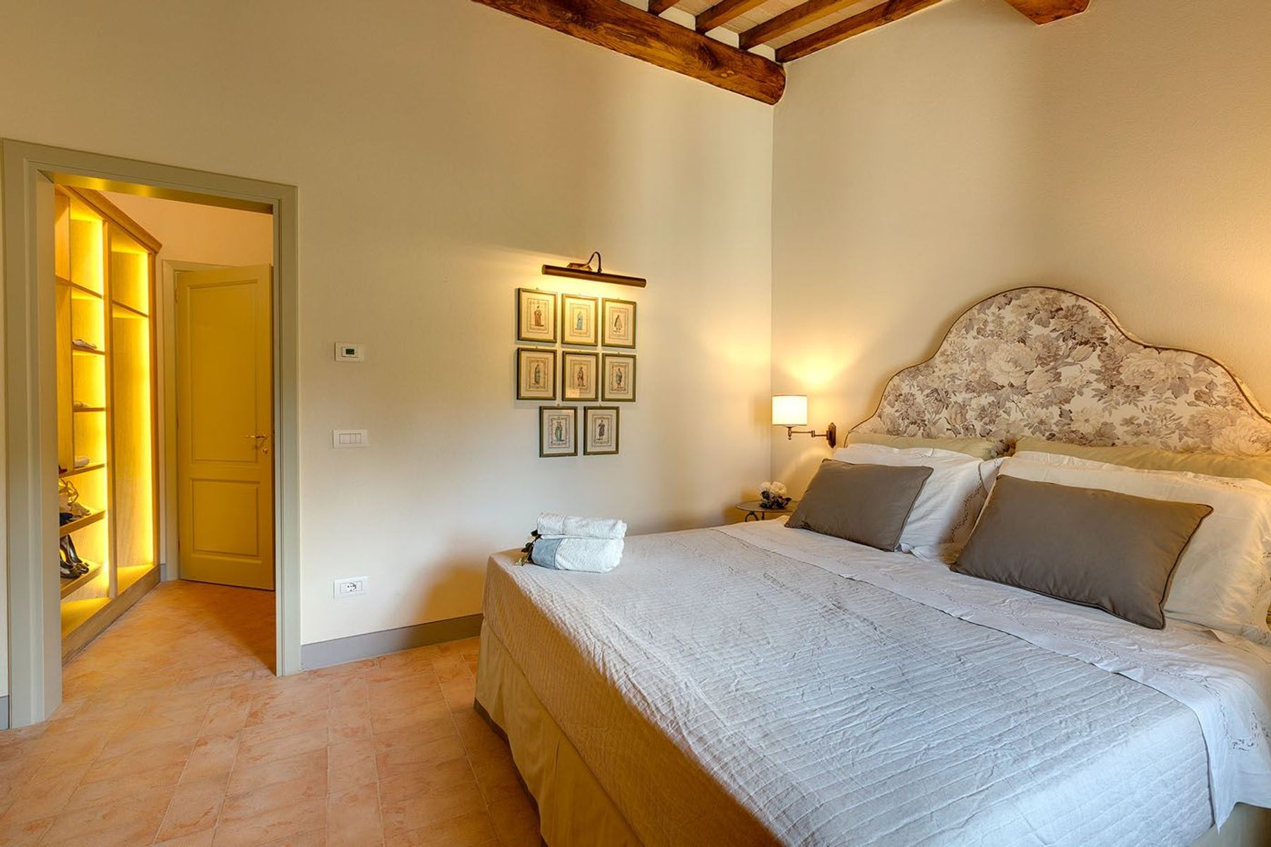 Feronia villa photo.
