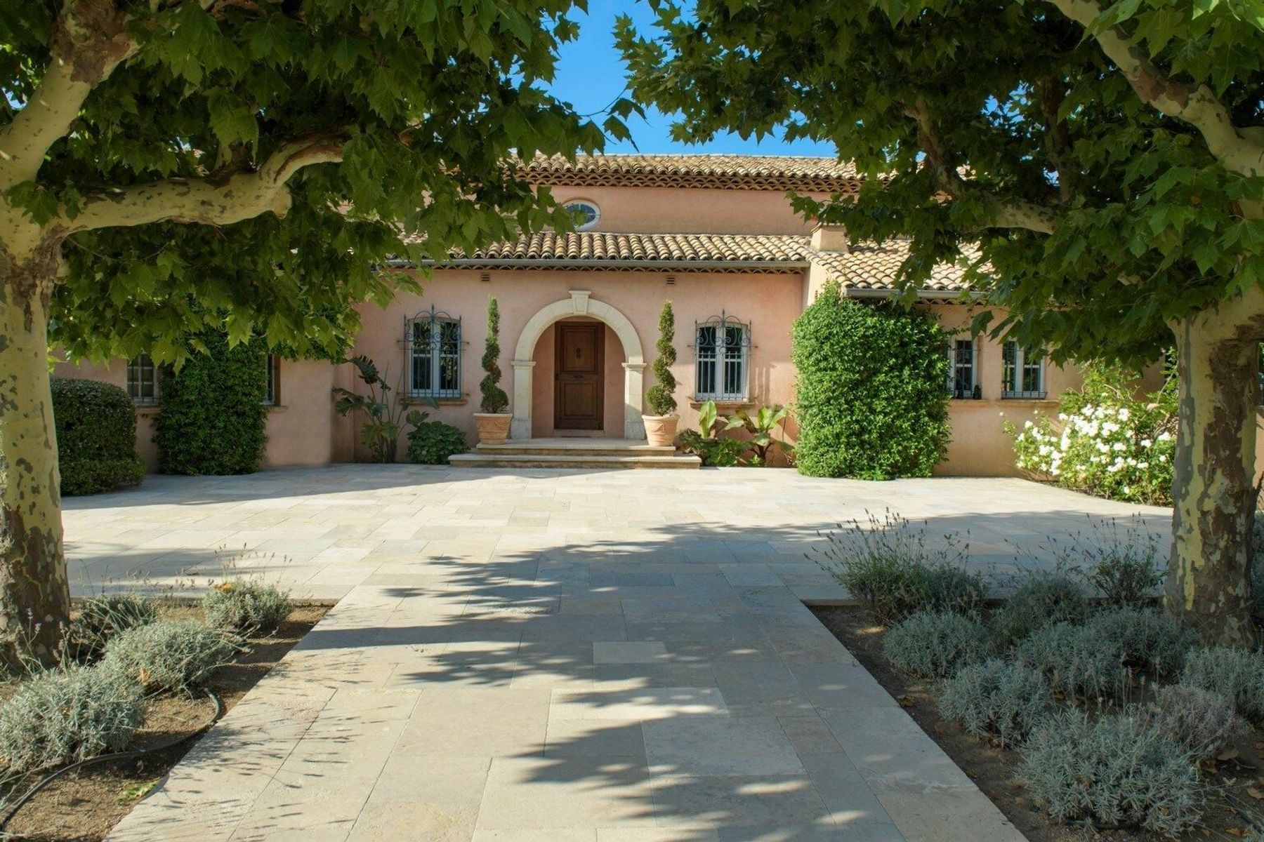 Bastide de la Croix villa photo.