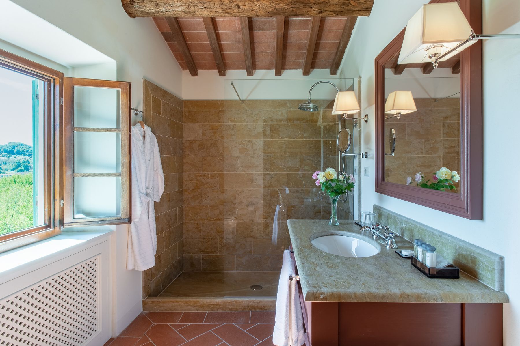 Adorna villa photo.