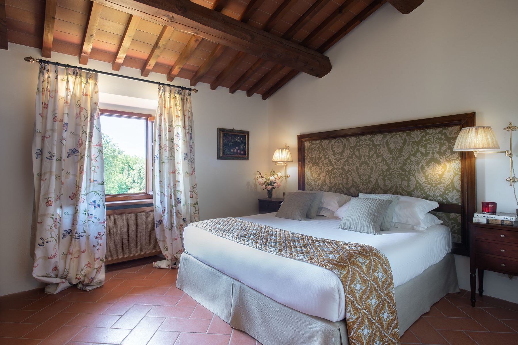 Adorna villa photo.