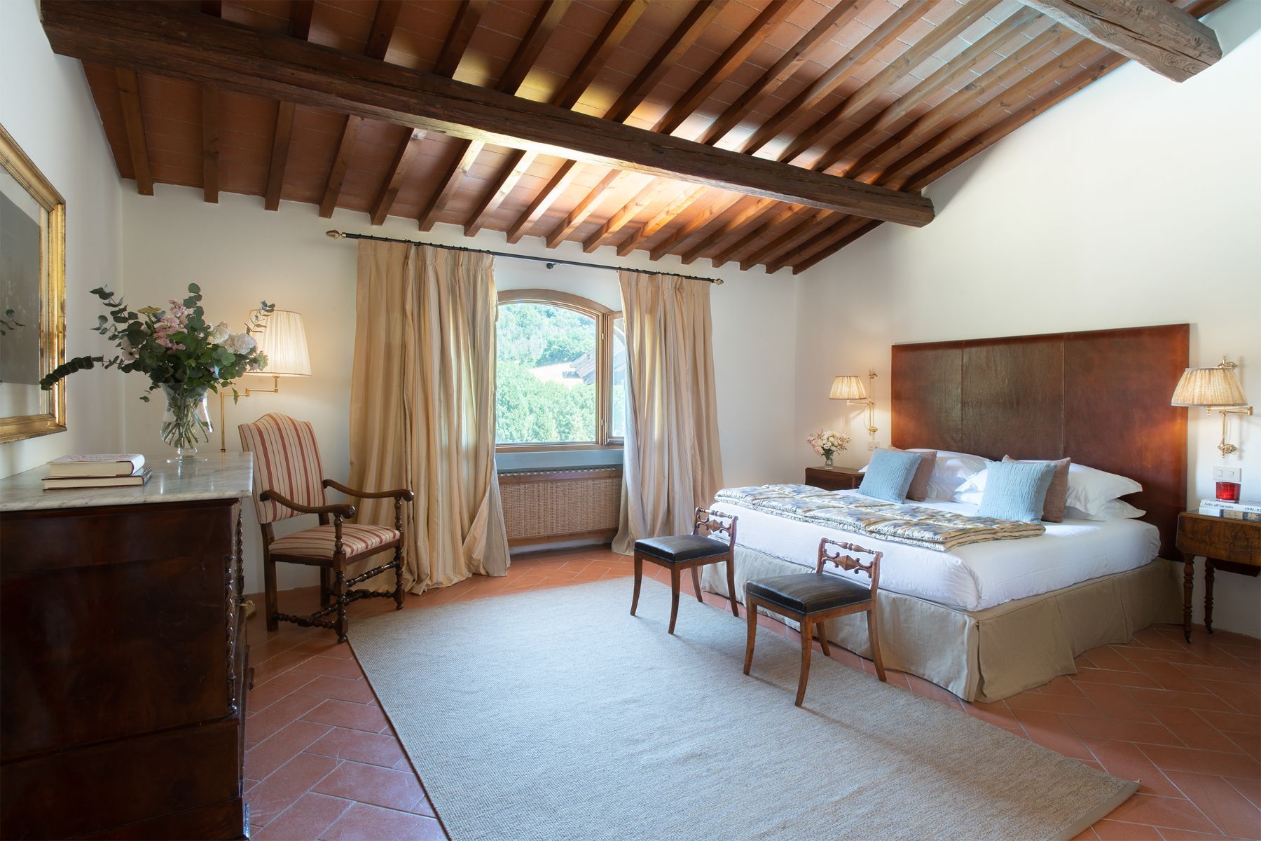 Adorna villa photo.