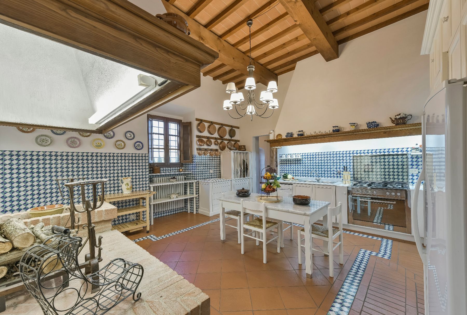 Adorna villa photo.