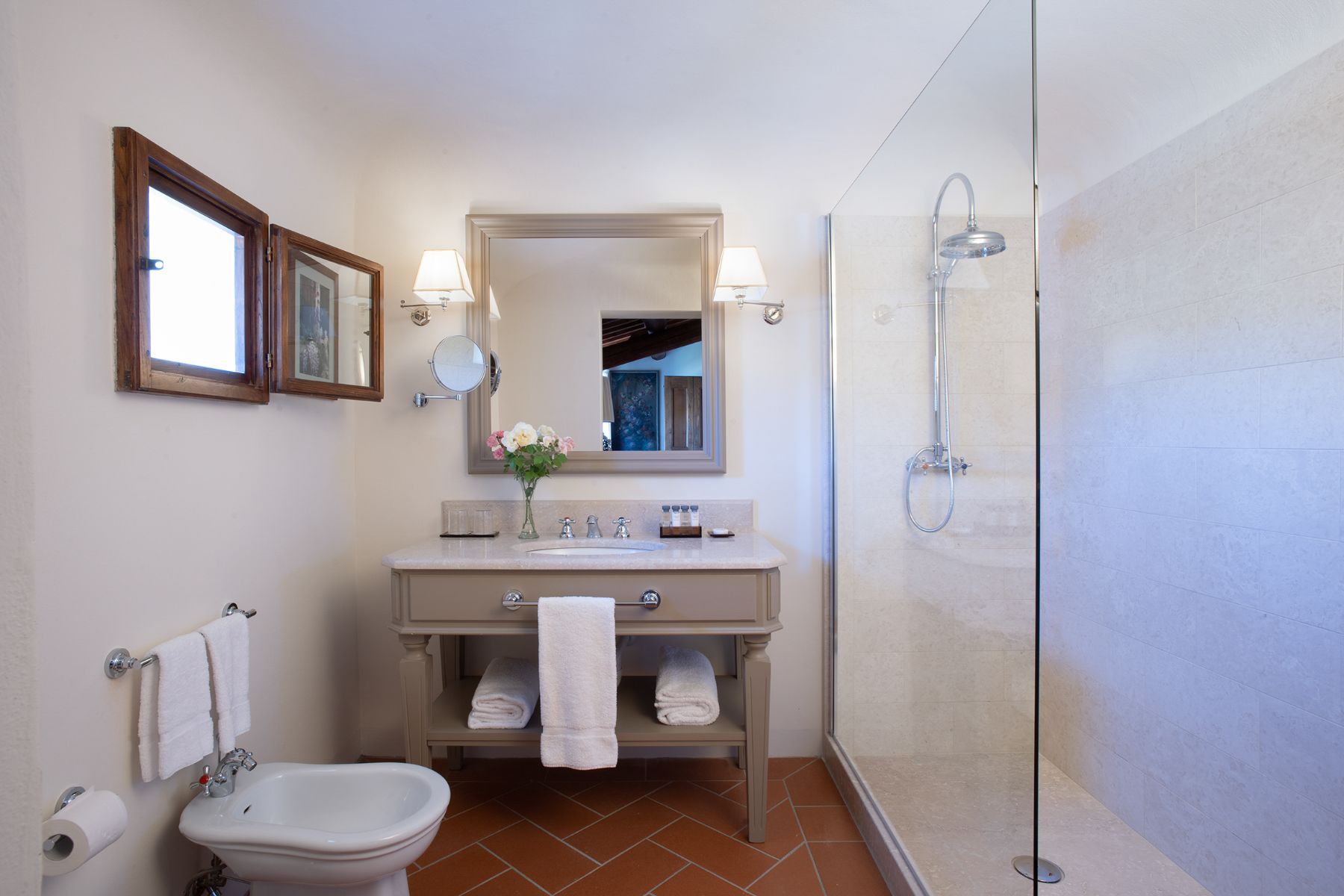 Adorna villa photo.