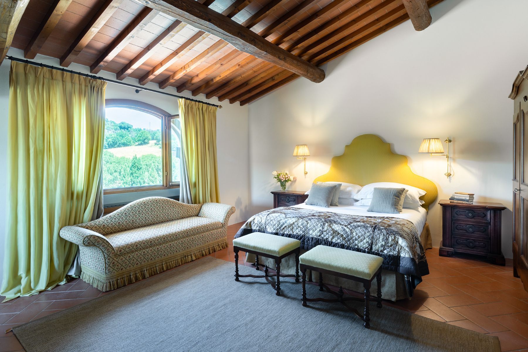 Adorna villa photo.