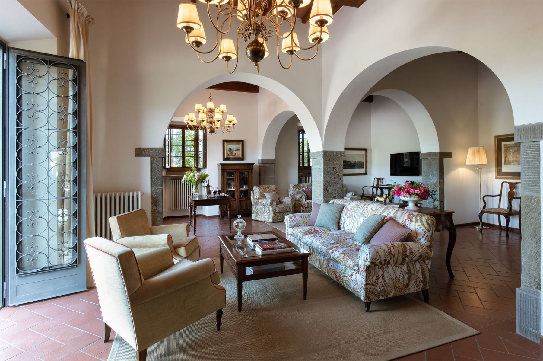 Adorna villa photo.