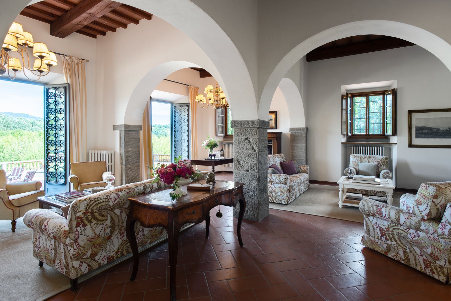 Adorna villa photo.