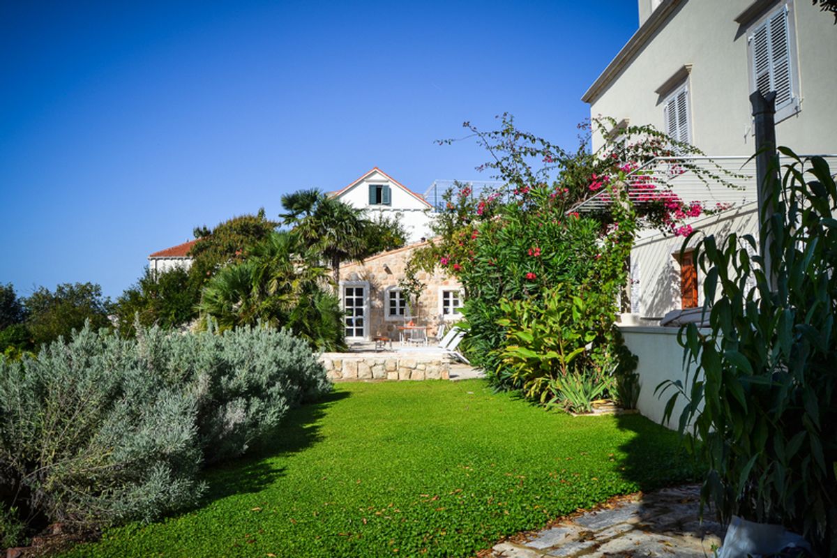 Villa Orchard villa photo.