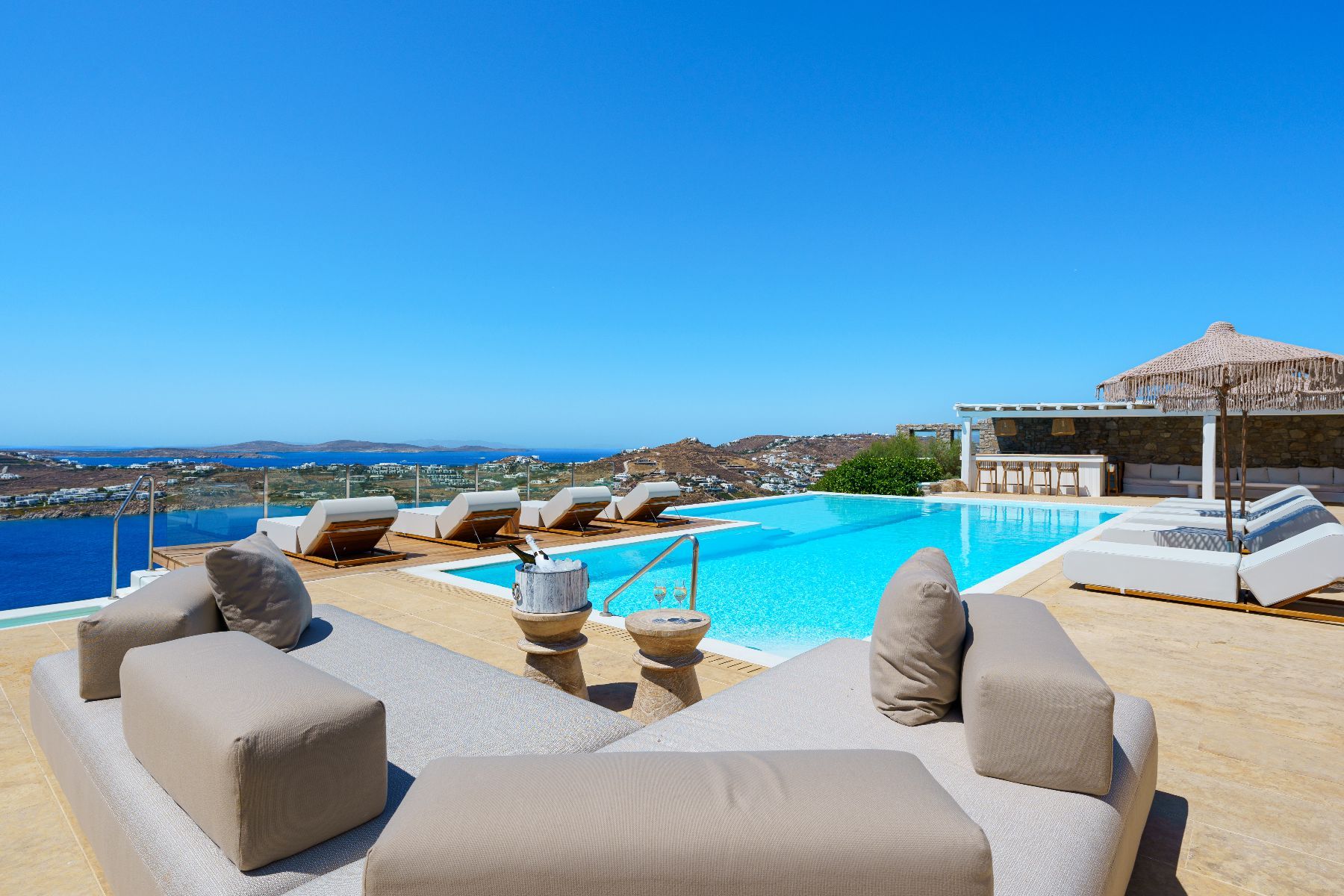 Horatia villa photo.