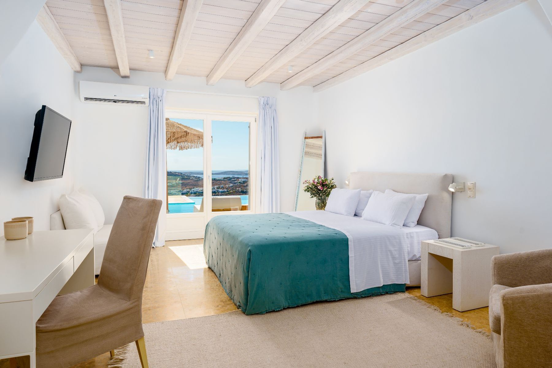Horatia villa photo.