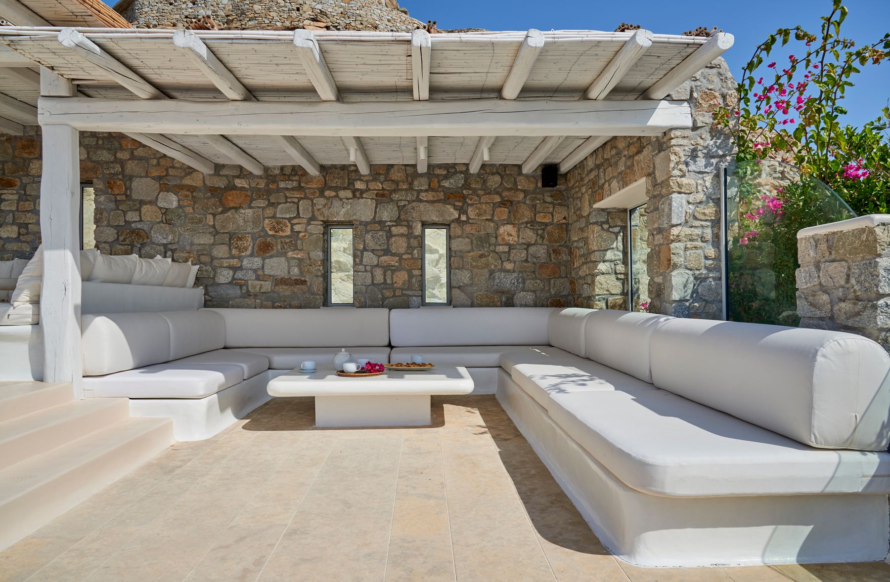 Horatia villa photo.