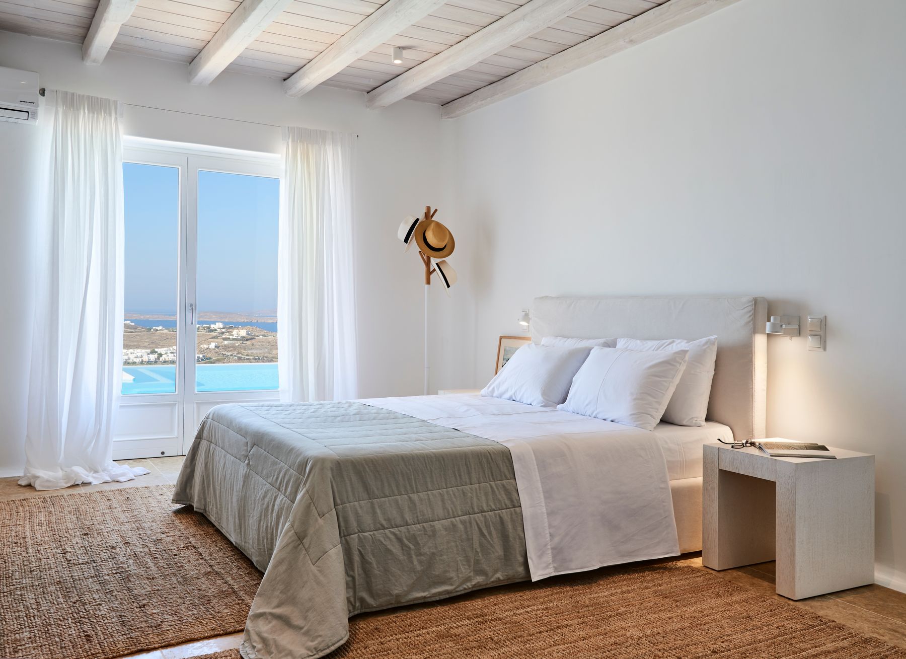 Horatia villa photo.