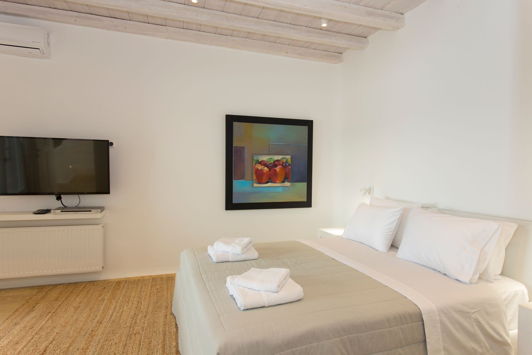 Horatia villa photo.