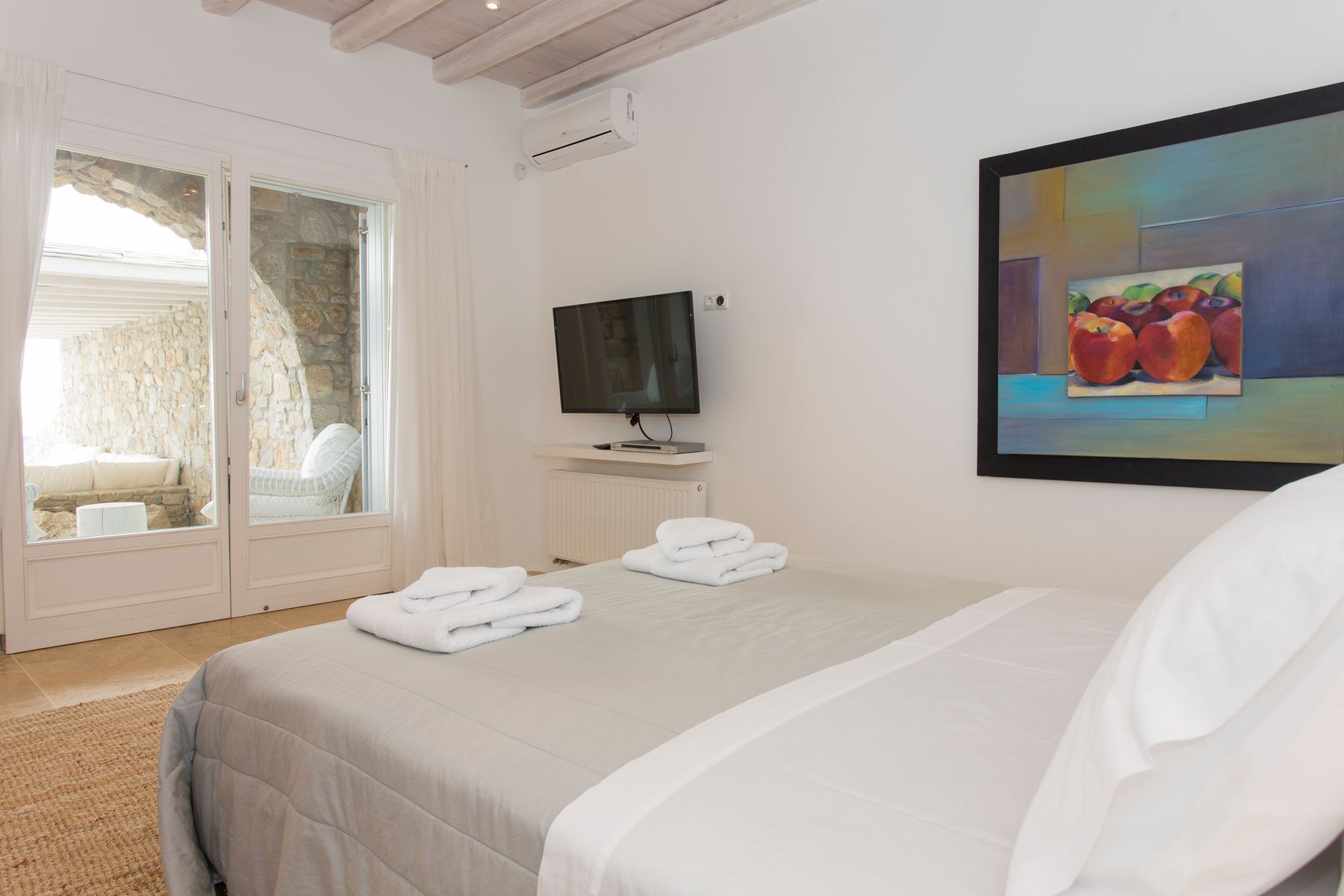 Horatia villa photo.