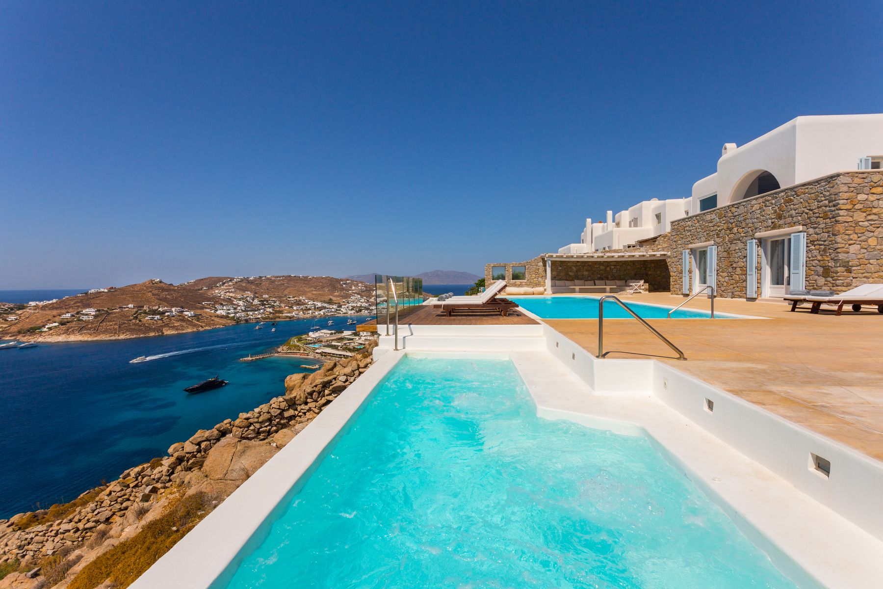 Horatia villa photo.