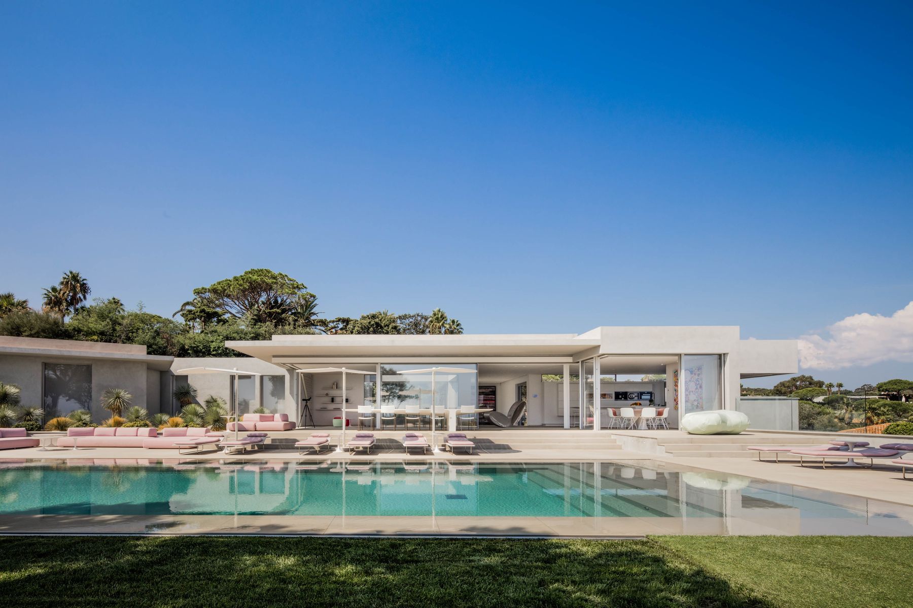 Carol Beach Villa villa photo.