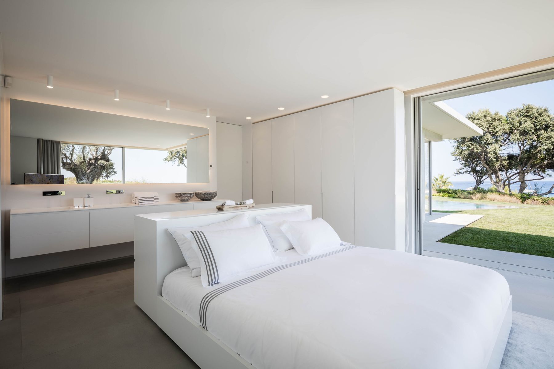 Carol Beach Villa villa photo.