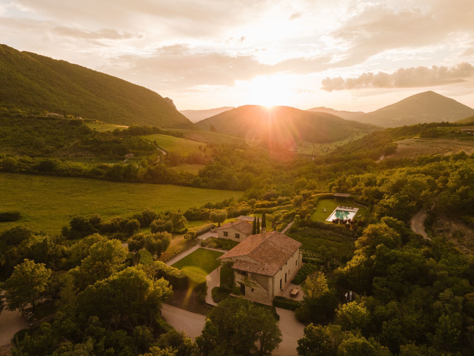 Lampara villa photo.