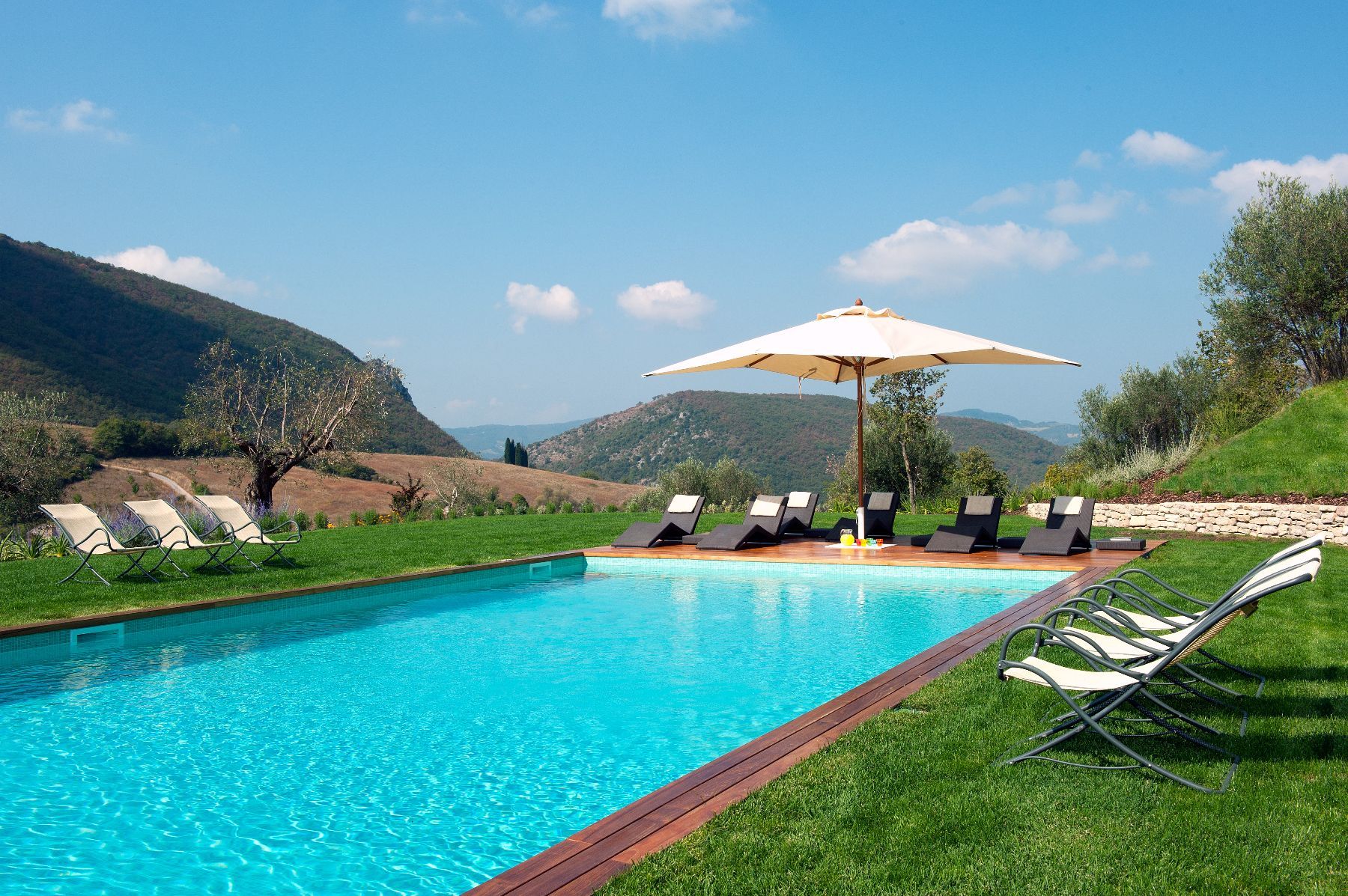 Lampara villa photo.