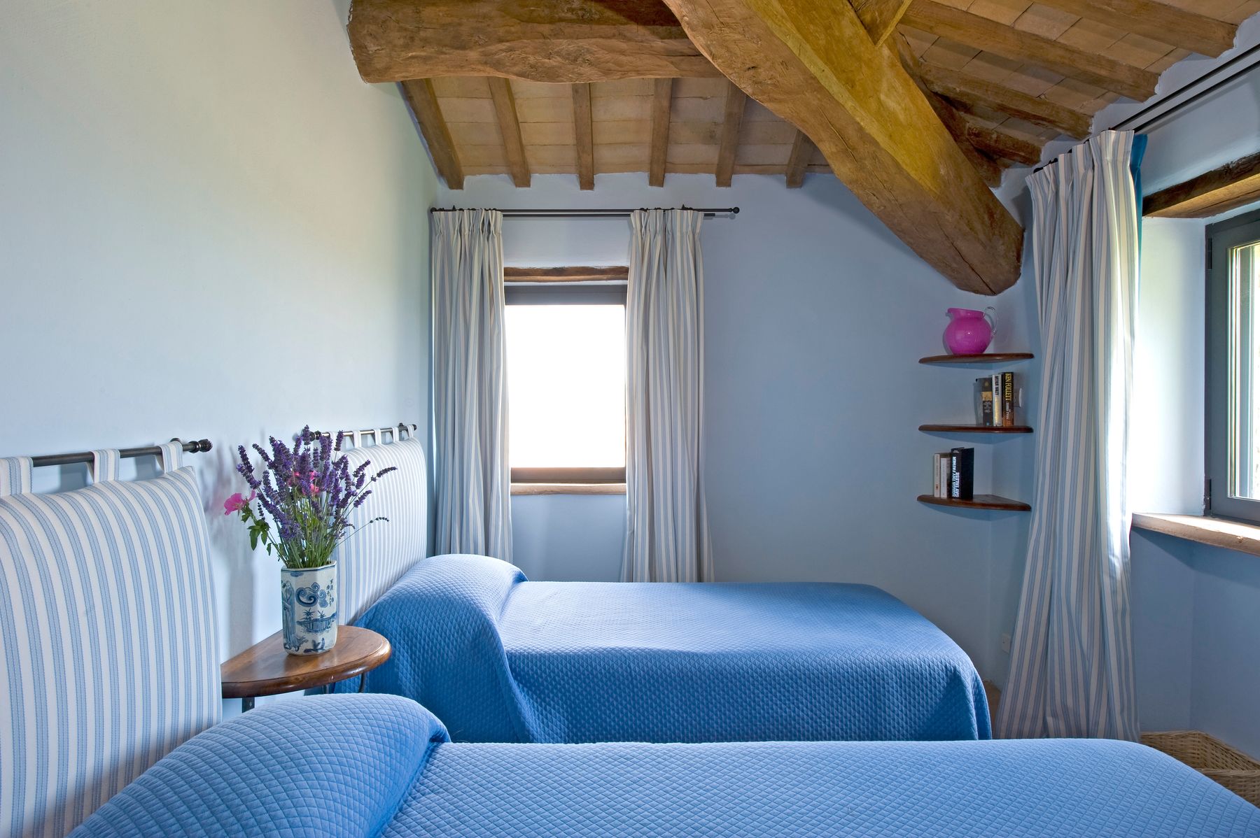 Santo villa photo.