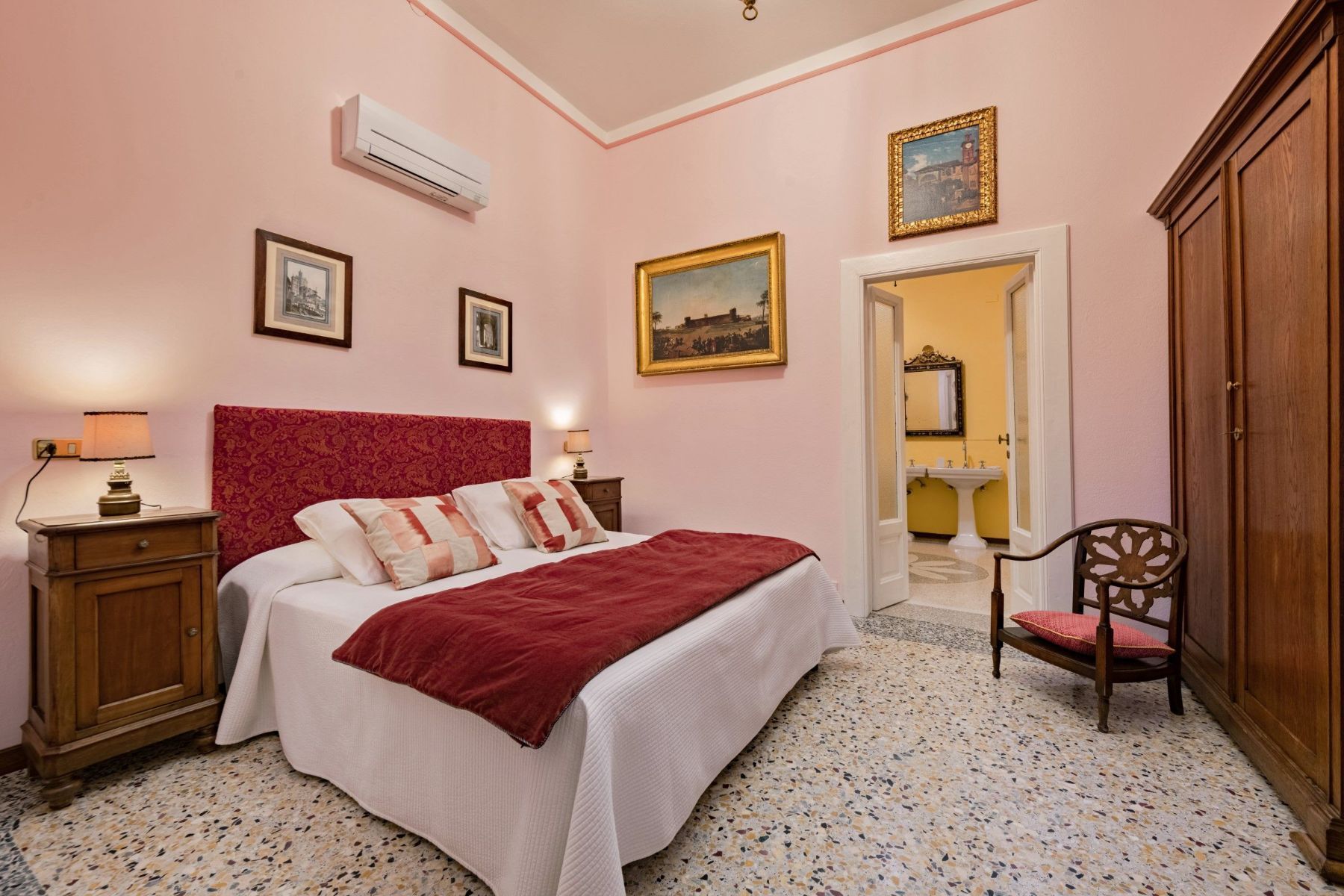 Dada villa photo.